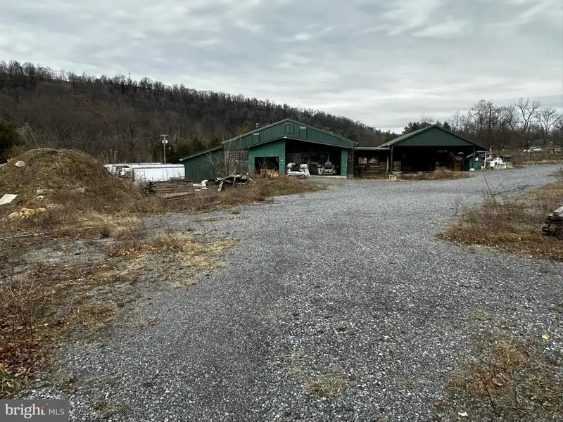 Historic Commercial Building on 2.4 Acres Near C&o Canal, Ideal for Restaurant or Brewery