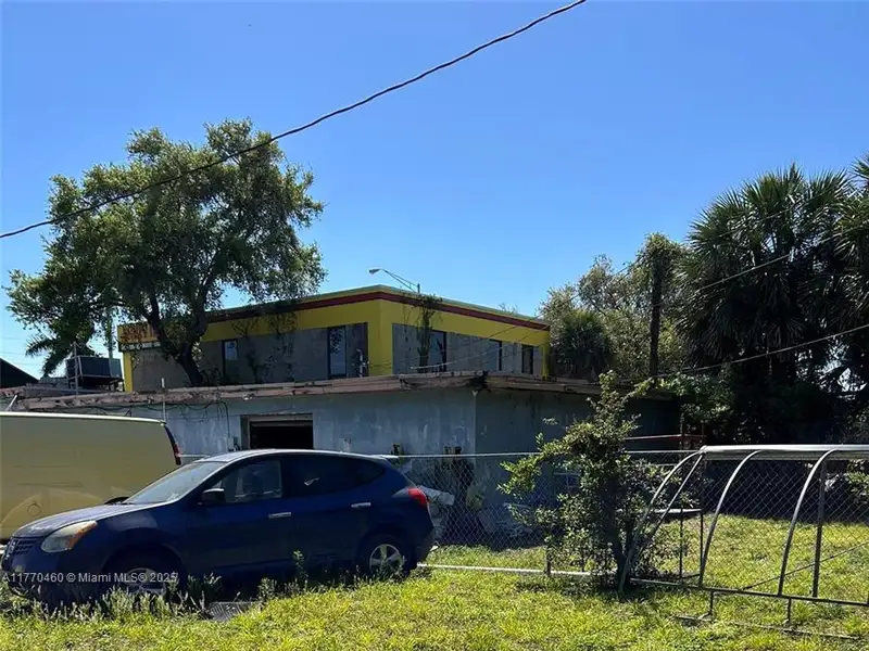 Free Standing Building for Rent in Hallandale Beach with New Roof and Large Lot