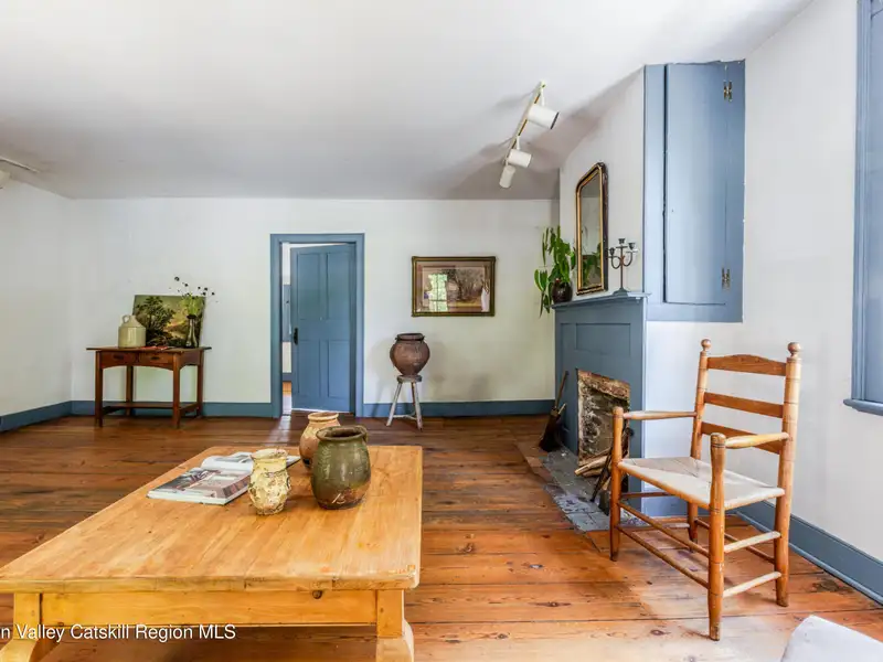 Historic Mixed-use Landmark in Kinderhook Village with Restaurant and Flexible Suites