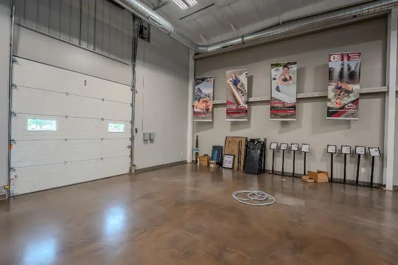 Prime Retail and Warehouse Buildings for Sale on Main St with High Traffic Counts