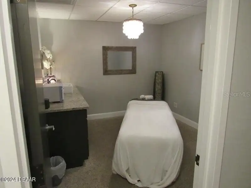 Renovated Medical Suite in Prime Ormond Beach Location with Multiple Treatment Rooms