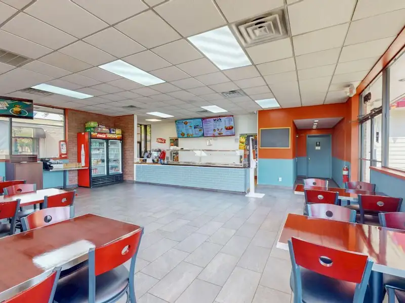 Prime Commercial Restaurant Space in High-traffic Location, 2915 Sq. Ft.