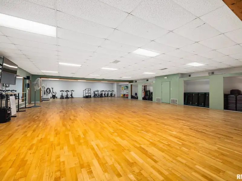 Turnkey Commercial Fitness Facility with Strong Membership Base in Prime Location