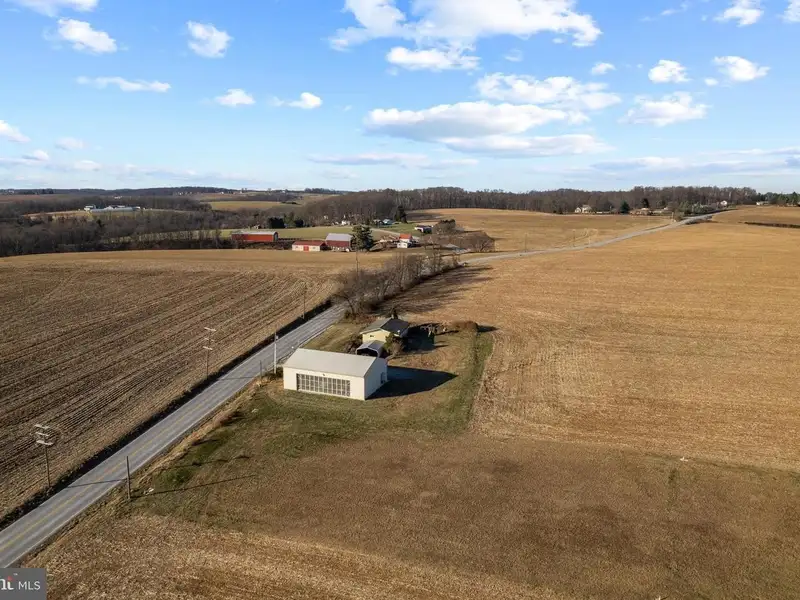 Baublitz Commercial Airport: 10 Acres with Hangars and Income Opportunities in York County, Pa