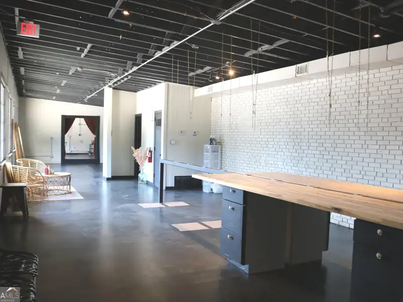Commercial Building with Private Parking in Central Rome, Adaptable Open Floorplan