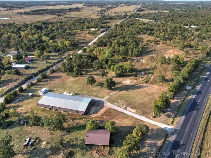 Modern Industrial Property on 9 Acres with Versatile Space and Expansion Potential