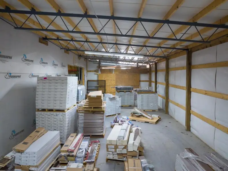 Large Commercial Building with Highway Frontage in Parsons, Tn - 15,000+ Sq Ft