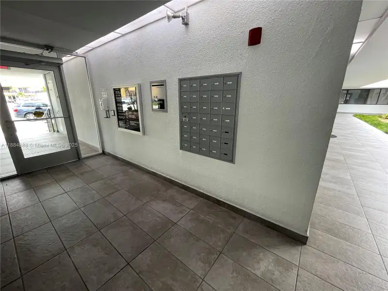 Turnkey Professional Office for Sale on Flagler St & 83rd Ave, Miami