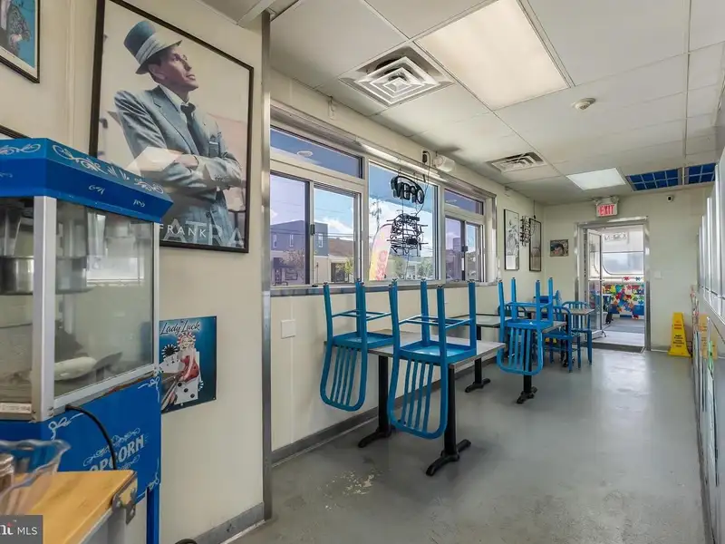 Turnkey Restaurant with Outdoor Dining and Apartment in Wildwood Crest Business District