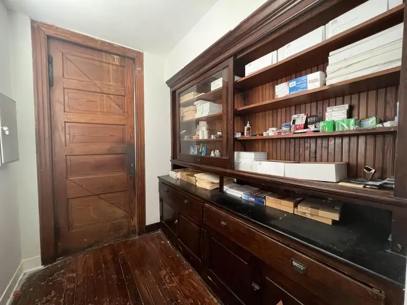 Office Building with Development Potential in Medical Center/midtown Area on 0.71 Acres