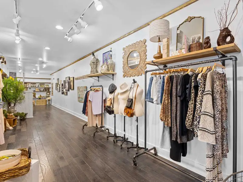Retail Space for Lease in Pawleys Island's Island Shops - 1,722 Sf