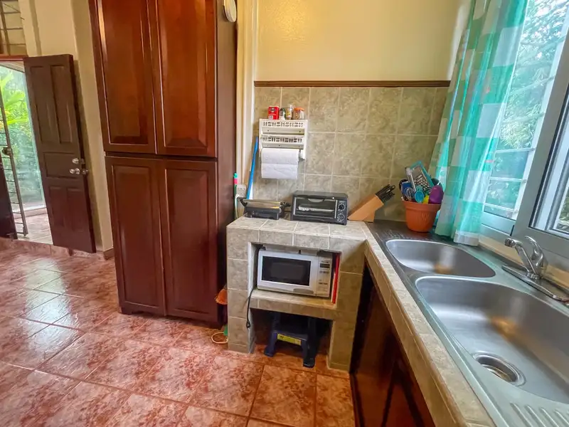One-bedroom Home with Expansion Potential in Central Ojochal, Costa Rica