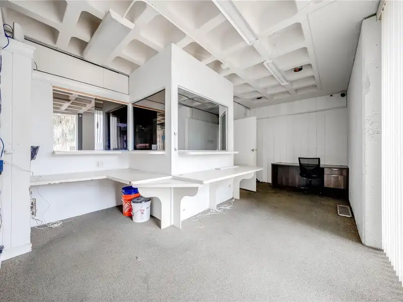Versatile Office Building in Downtown Kissimmee with Multiple Entrances and Parking