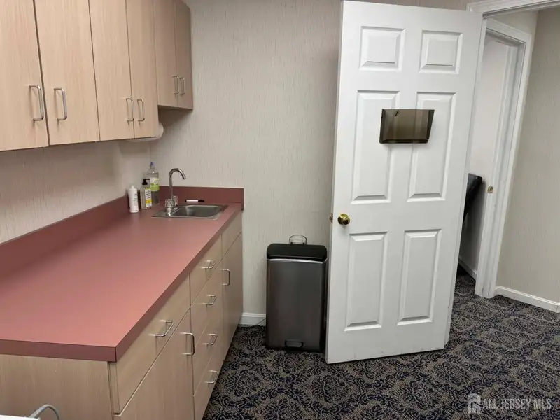 Medical Office Suite for Sale in East Brunswick's Williamsburg Commons, 820 Sf