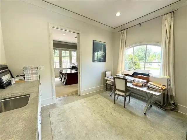 Class a Office Building for Sale or Lease in Prime Highway Commercial Location