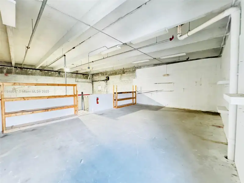 Corner Unit Warehouse with Showroom and Mezzanine in Prime Industrial Location
