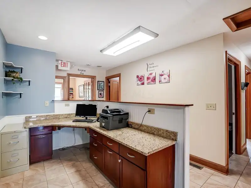 Standalone Commercial Building with Office Suite in Prime Hilliard Location