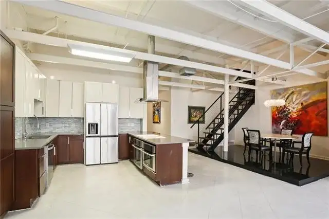 Historic 3-bedroom Residence with Rooftop Terrace in Cbd, Plus 1-bedroom Unit for Rental