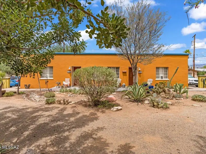 Fully Renovated Multi-family Property in Miramonte Neighborhood with 6 Apartments