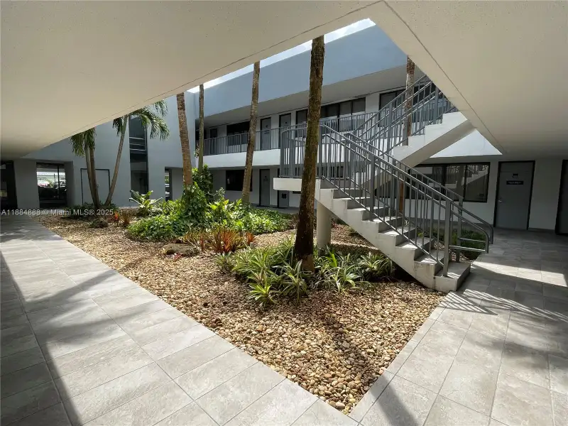 Turnkey Professional Office for Sale on Flagler St & 83rd Ave, Miami