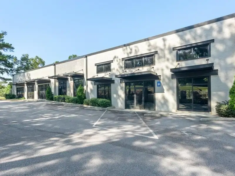 Industrial/flex Building in Prime Atlanta Location with Recent Upgrades and Parking Options
