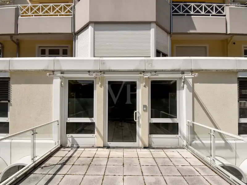 Commercial Building Rheinischer Hof in Bad Neuenahr - Diverse Units and Prime Location