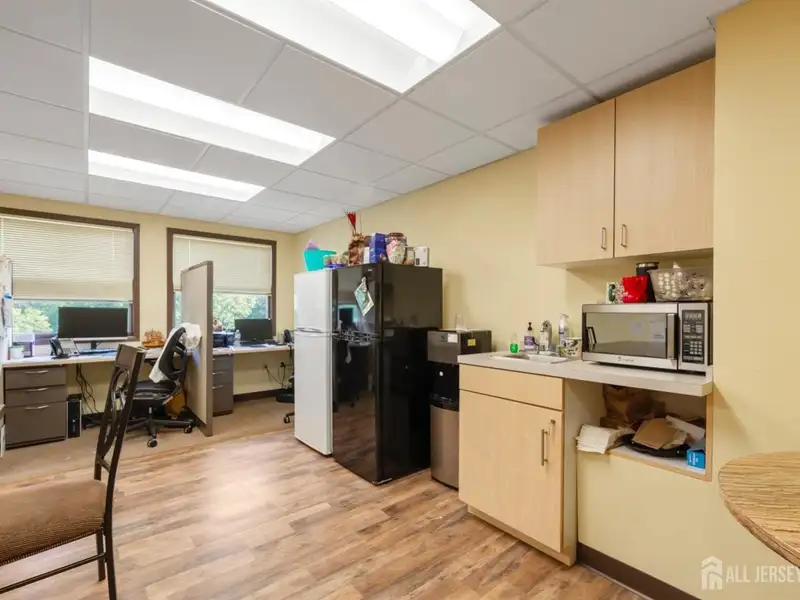 Renovated 3,345 Sf Medical Condo in Ferris Plaza, East Brunswick
