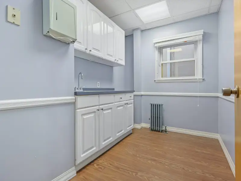 Expansive Medical/office Space for Lease in Central New Rochelle with Private Parking