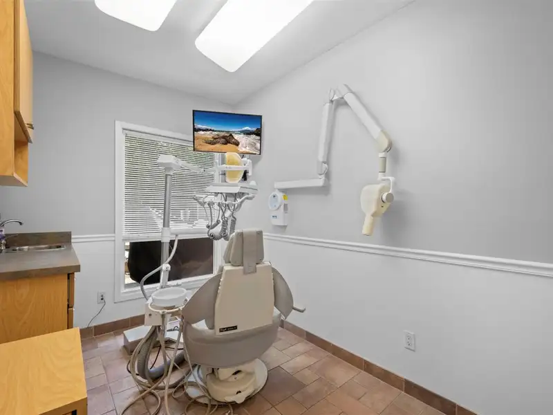 Unique Multi-use Property with Dental Practice and 2+ Bedroom Apartment in Prime Location