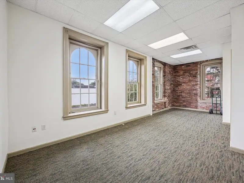 Historic 1906 Commercial Property in Bristol Borough with Versatile Layout and Prime Location