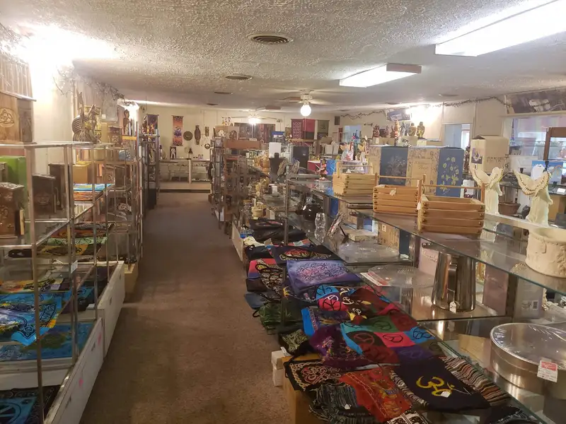 Versatile Retail Gift Shop and Cottages on 7.95 Acres with Mountain Views