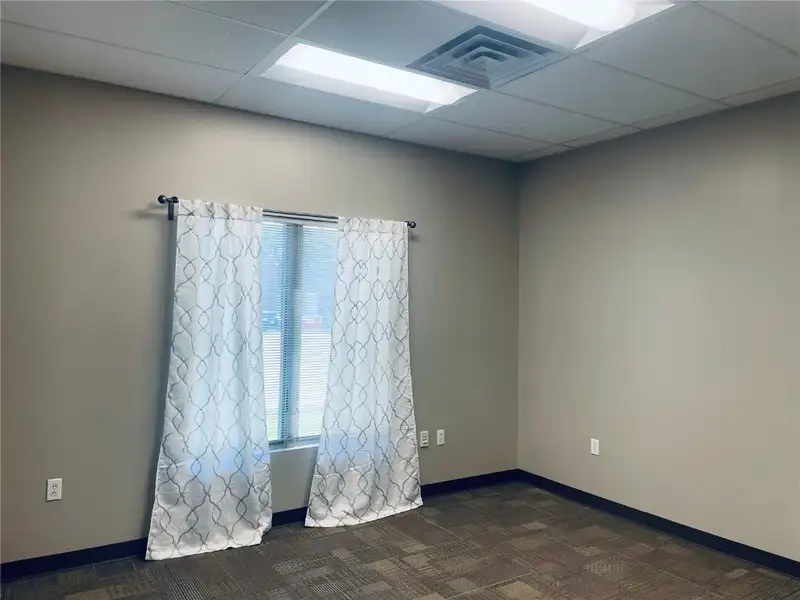 Office Space for Lease in Hiawatha, 1,815 Rsf, Near I-380 Exit