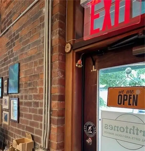 Boutique Retail/office Space in Corliss Landing, Providence with High Ceilings and Natural Light