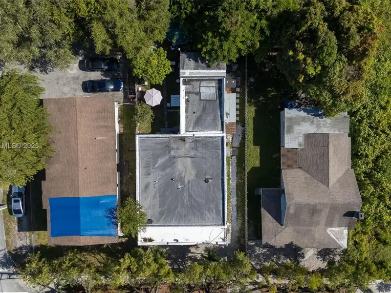 5-unit Multifamily Property in Miami's Opportunity Zone with Development Potential and Upgrades