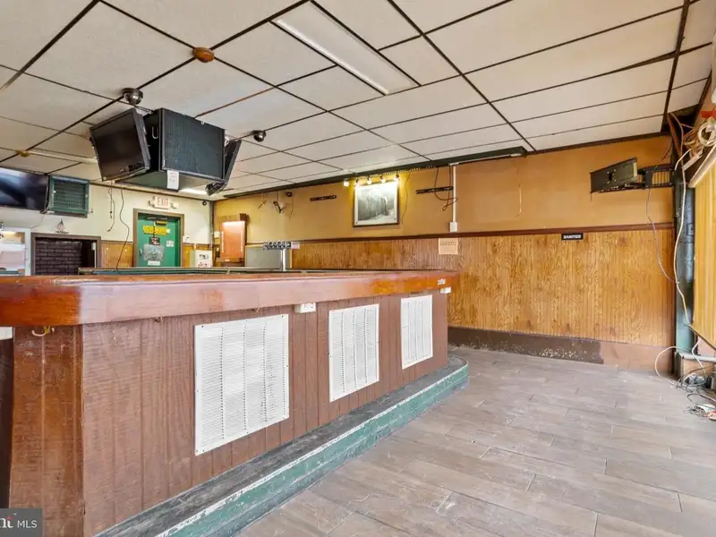 Standalone Commercial Building with Apartment on Macdade Boulevard
