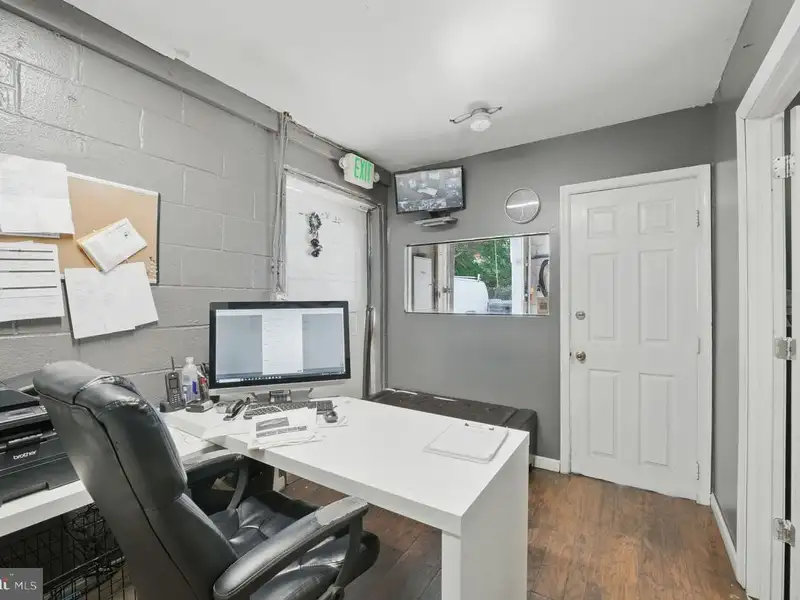 Established Auto Business and Commercial Property in Highlandtown with Turnkey Setup