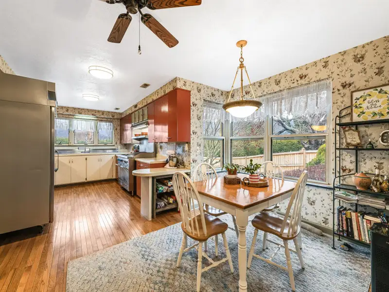 Ranch-style Estate Near Waynesville Inn, 5br/6.5ba, Ideal for Boutique Hospitality or Residence