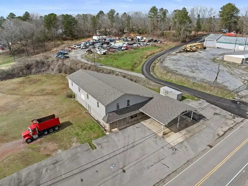Versatile 8,370 Sqft Property with Storage and Kitchen Near Interstate