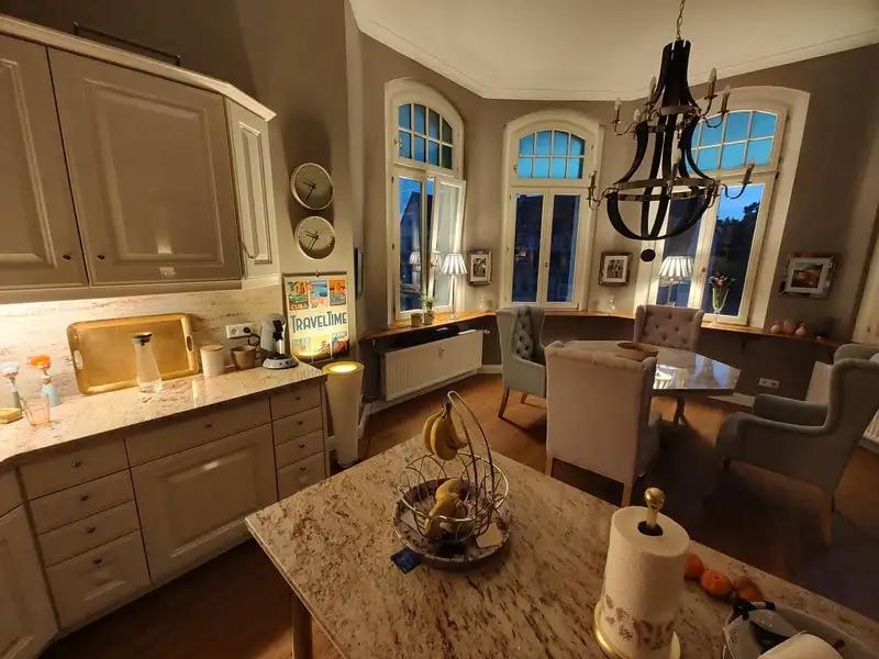 Spacious 249 M² Commercial-residential Unit in Historic Mühlhausen Villa