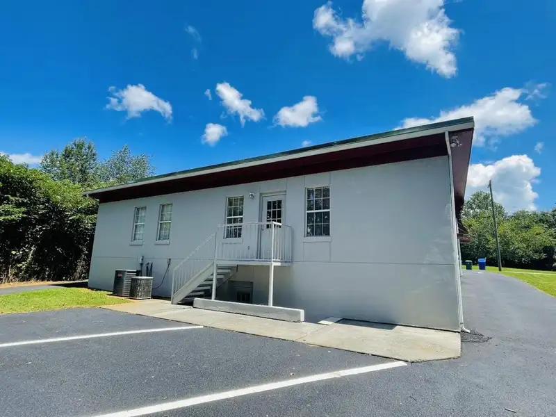 Office Building in Morristown with 6 Offices, Parking, and Large Commons Areas