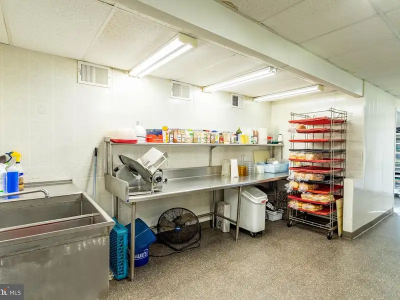 Established Restaurant with Commercial Kitchen and 120+ Seating in Hardy County