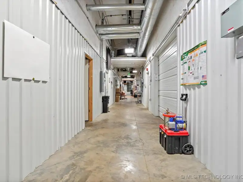 Modern Industrial Property on 9 Acres with Versatile Space and Expansion Potential