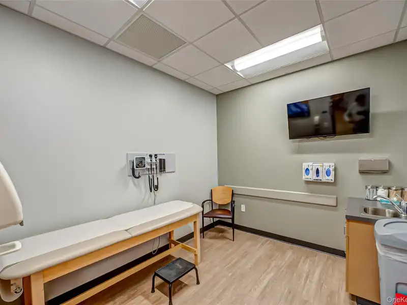 Brand-new Medical Building in Prime Location with State-of-the-art Facilities