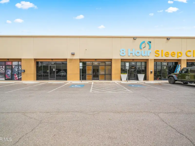 2,750 Sq Ft Office Space for Rent in Established Shopping Center Near Montwood and Yarbrough