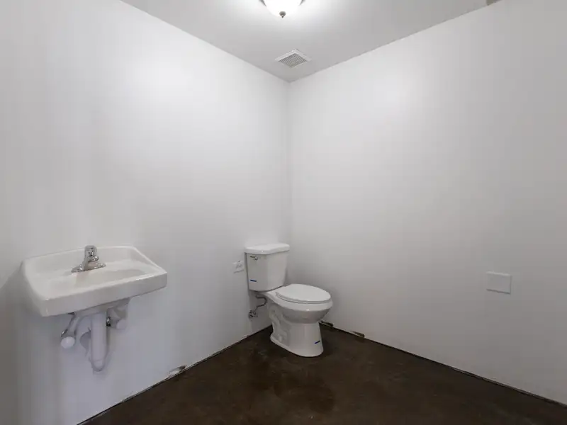 Fully Renovated Retail Center on High-traffic North Avenue with 4,000 S/f Unit Available