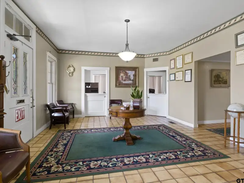 Prime 4400 Sq Ft Commercial Office Space in Downtown Mount Pleasant Cbd