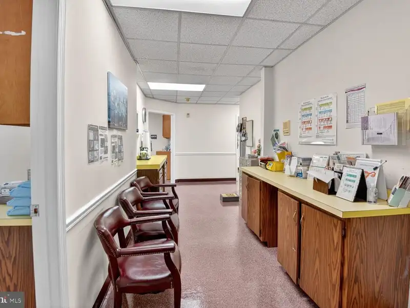 Affordable Office Suites Near Joint Base Andrews - Dual Suites with Separate Entrances