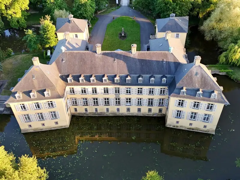 Crassenstein Castle: Historic Property in Münsterland, Ideal for Boutique Hotel or Bed & Breakfast