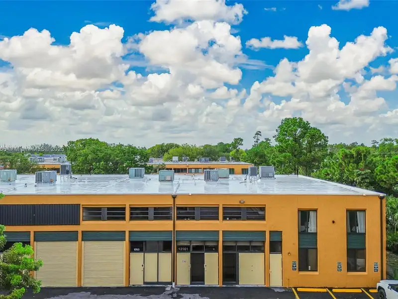 Office Warehouse with Dedicated Space in Kendall Park Commercial Area