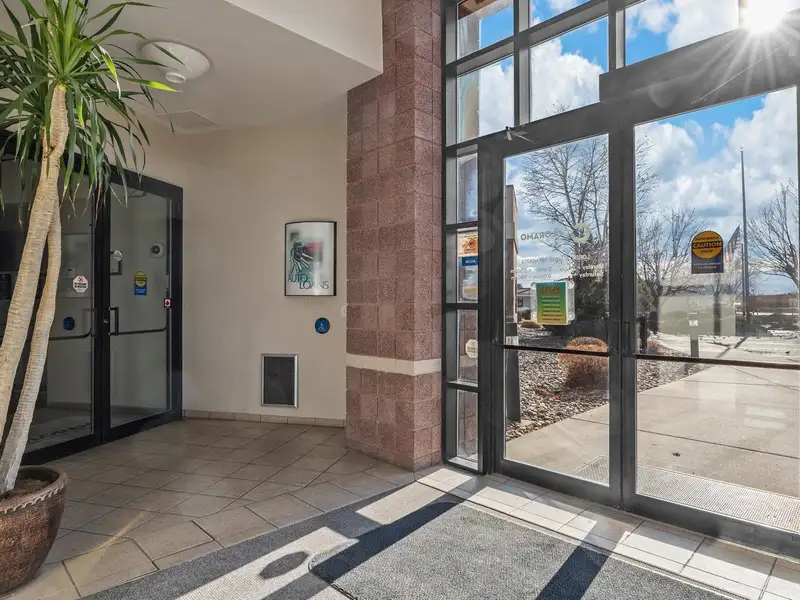 Free-standing 12,360 Sq. Ft. Commercial Building in High-traffic Location
